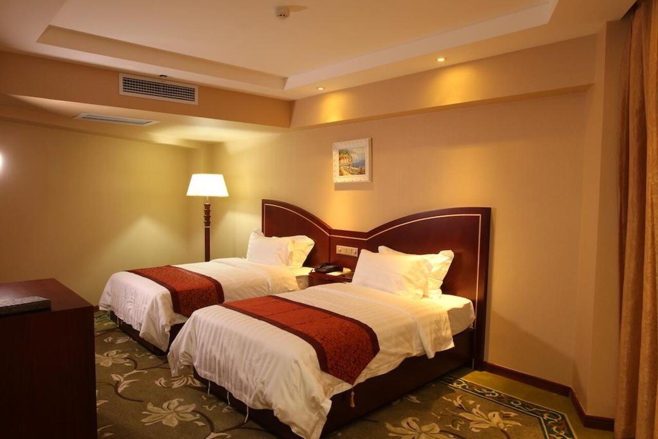 Hawaii Hotel Санья Экстерьер фото