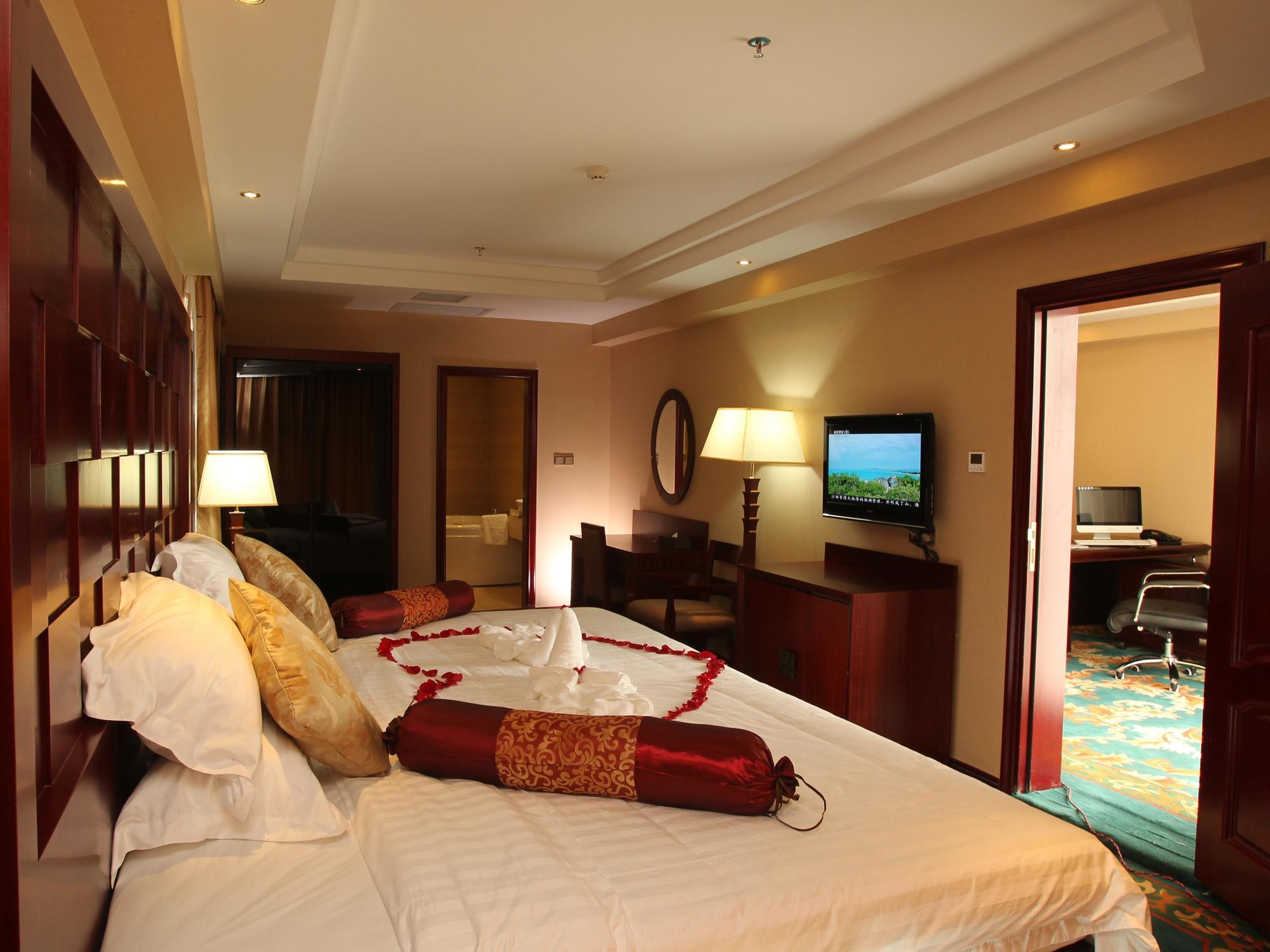 Hawaii Hotel Санья Экстерьер фото
