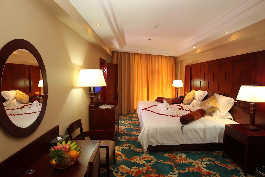 Hawaii Hotel Санья Экстерьер фото