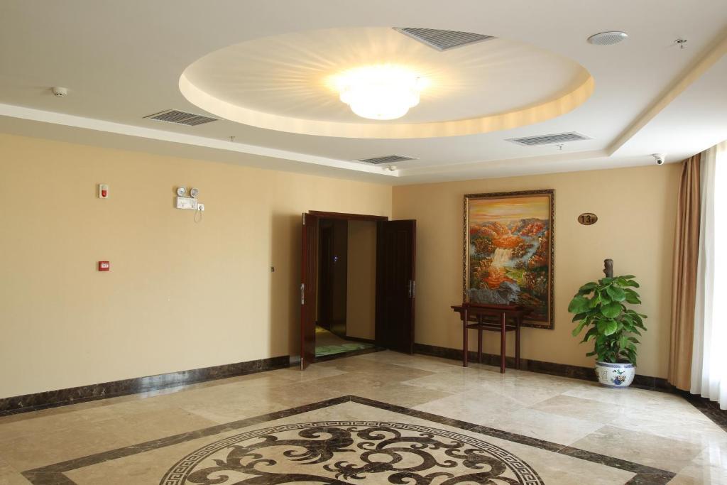 Hawaii Hotel Санья Экстерьер фото