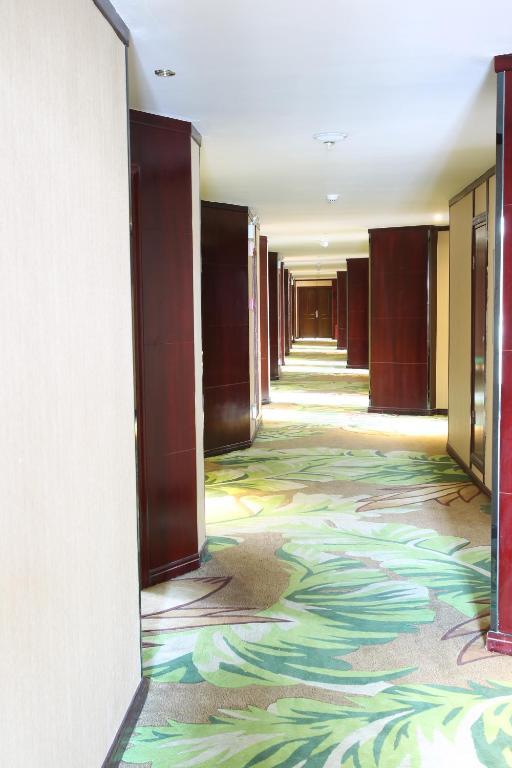 Hawaii Hotel Санья Экстерьер фото