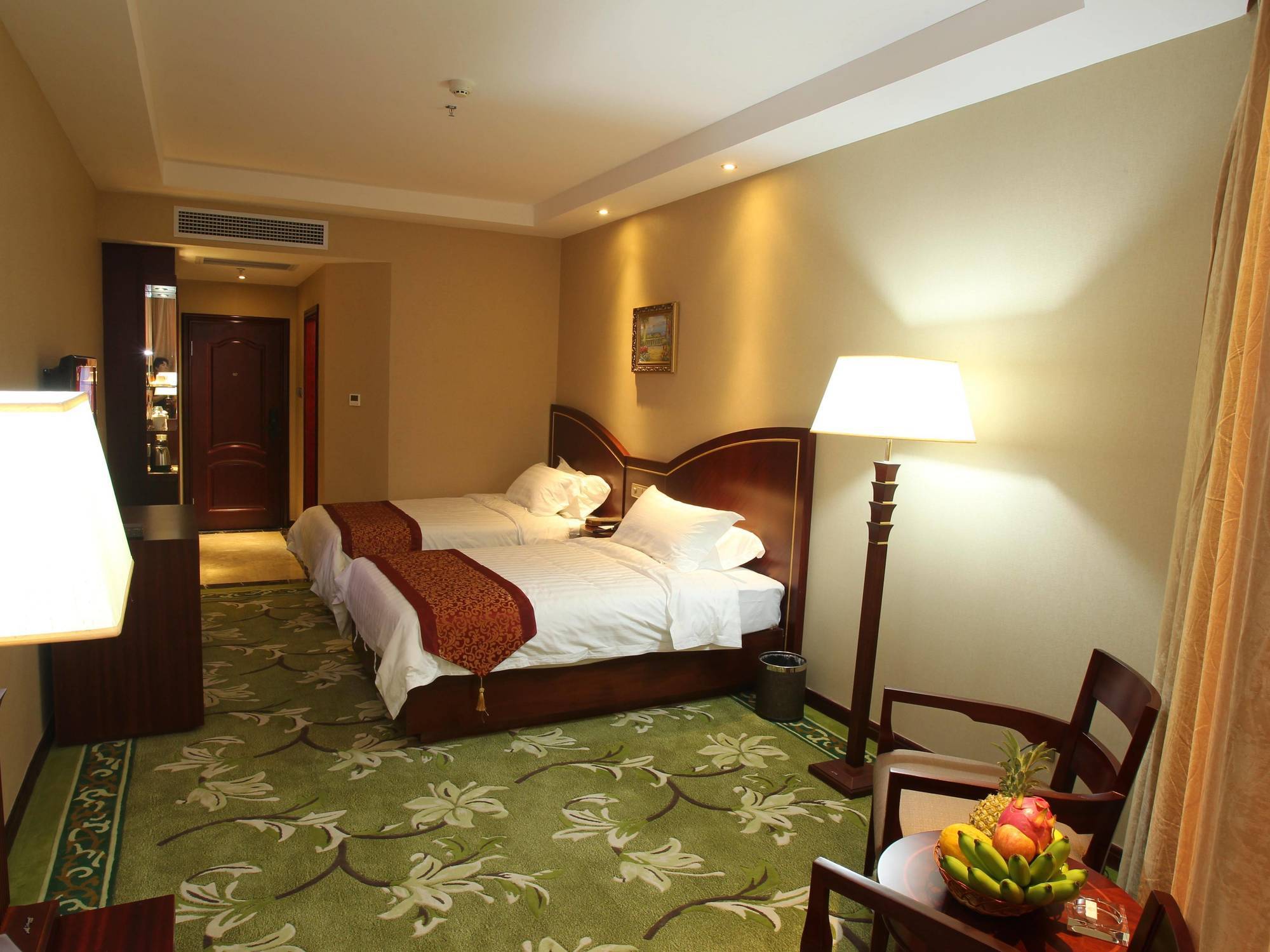 Hawaii Hotel Санья Экстерьер фото